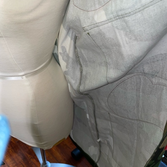 Plus Size Boutique Camo Jacket with sequin lips - Picture 6 of 7